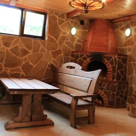 Sokolyne Gnizdo אורחן