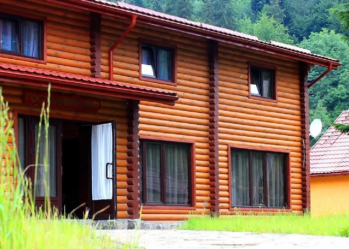 Sokolyne Gnizdo 宾馆 *
